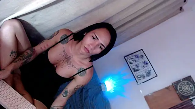 NathalieMea Pertunjukan Webcam