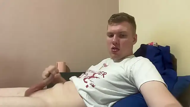 הופעת וובקאם של sexybooii6968