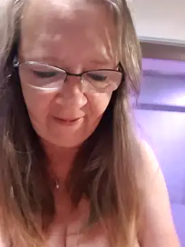 Chatroom XXX en direct de Mone_Live