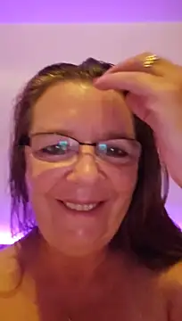 Mone_Liven Webbikameraesitys