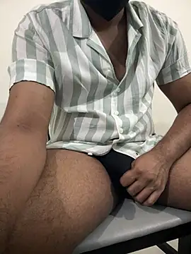 Msunny809: διαδικτυακό σόου στην κάμερα