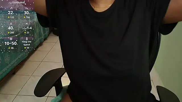 צ'אט XXX בשידור חי של skyyiii