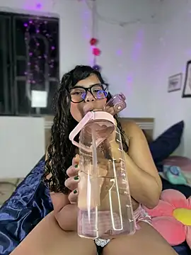 Show de Simone_Miller na webcam