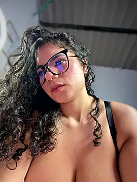 Simone_Miller Pertunjukan Webcam