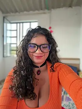 Simone_Miller Pertunjukan Webcam