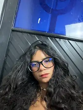 Pertunjukan Kamera Web Simone_Miller