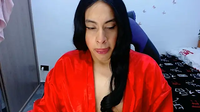 OriannaDomenechi Show in webcam