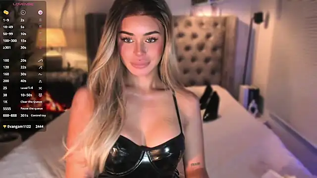 Show Webcam de ParisianDoll
