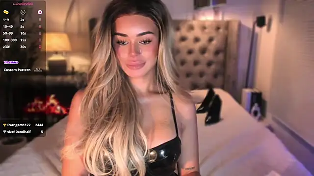 ParisianDoll webcam show