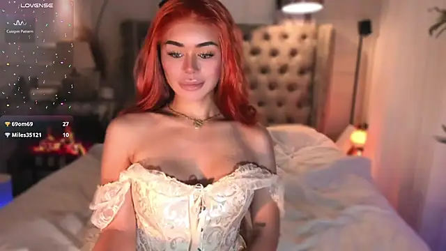 ParisianDoll Pertunjukan Webcam