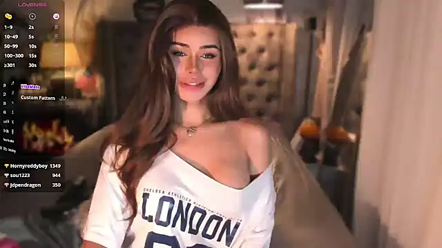 ParisianDoll Webcam show