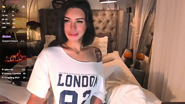 ParisianDoll Webcam Show