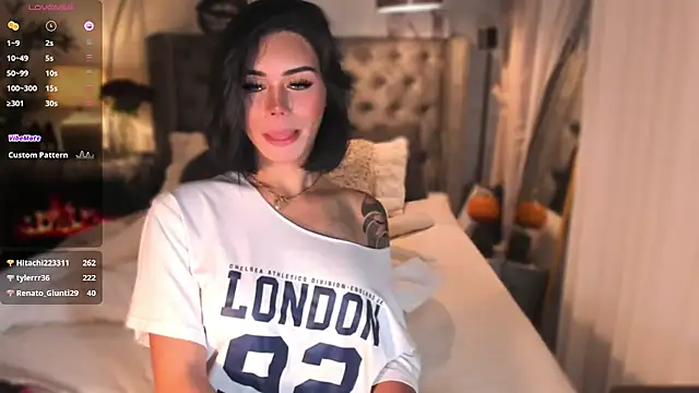 ParisianDoll: вебкам-шоу