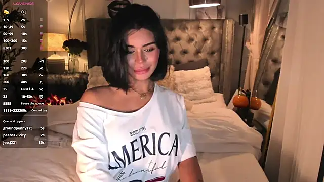 Show modela ParisianDoll na web-kameri