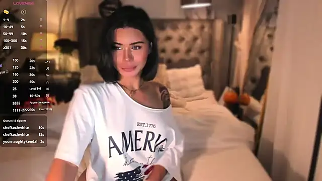 عرض كام ParisianDoll