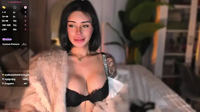 ParisianDoll webcam show