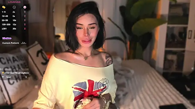 Show modela ParisianDoll na web-kameri