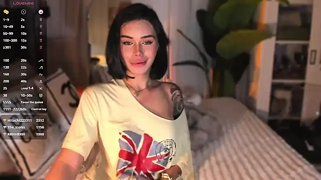ParisianDoll's Webcam Show