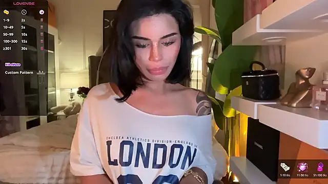 عرض كام ParisianDoll