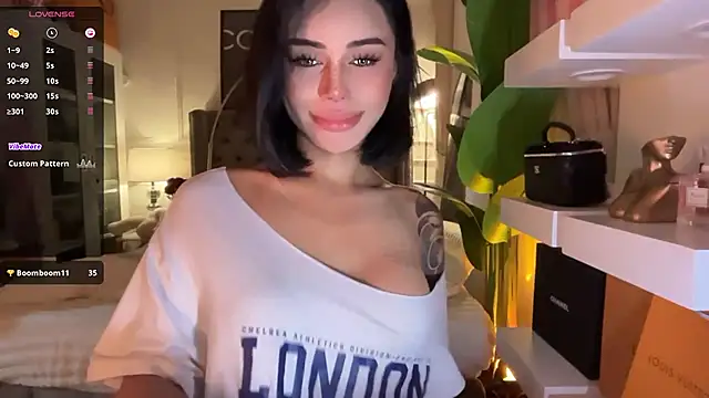 ParisianDoll Шоу с уебкамера