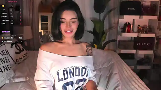 ParisianDoll 在線直播表演