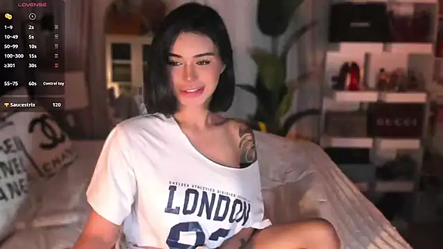 ParisianDoll webcam show