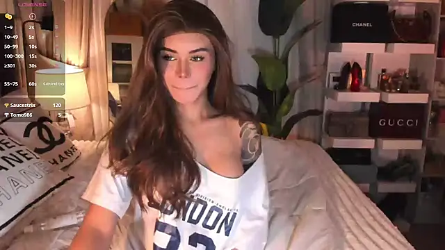 Show webcam de ParisianDoll