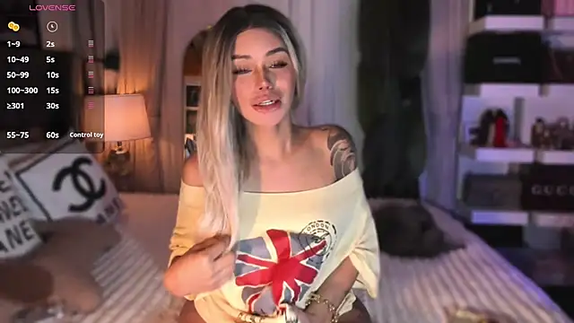 عرض كام ParisianDoll