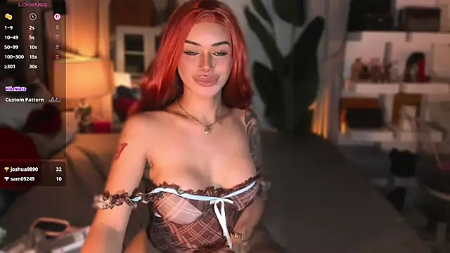 ParisianDoll Show Webcam