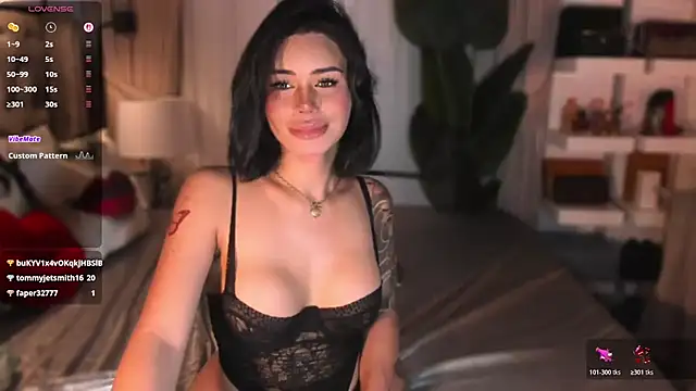 ParisianDoll Pertunjukan Webcam