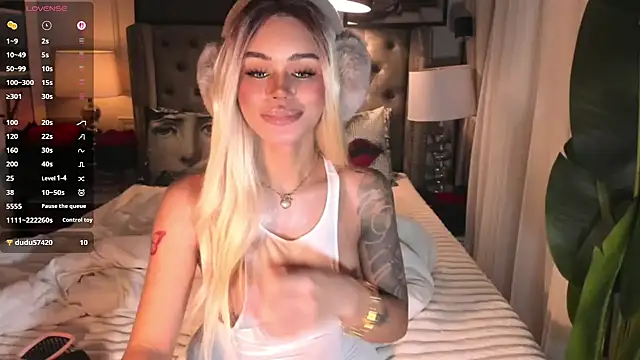 Pokazy przed kamerką – ParisianDoll