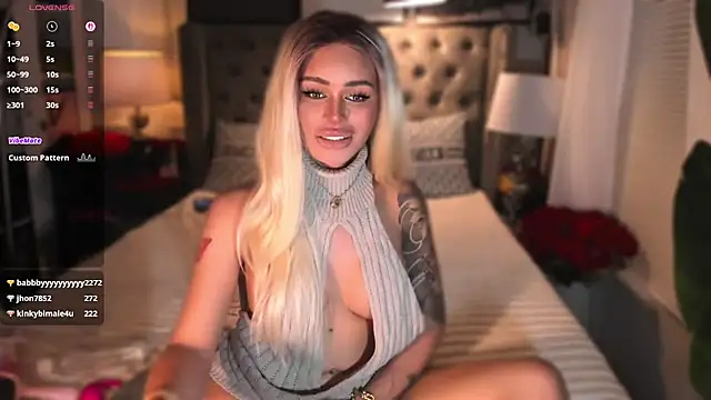 הופעת וובקאם של ParisianDoll