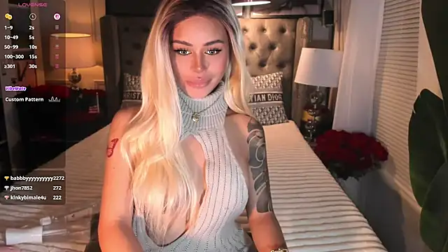 ParisianDoll: вебкам-шоу