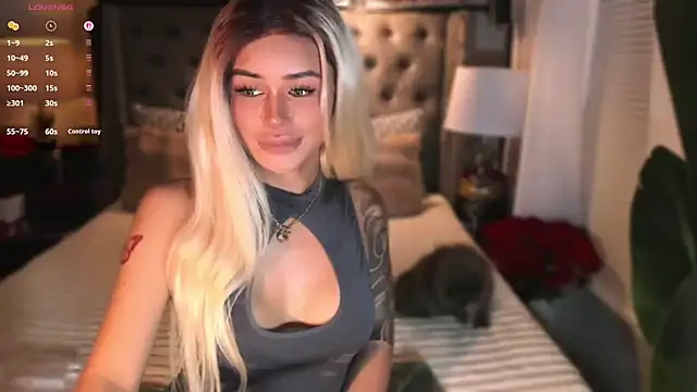 ParisianDoll Webcam-Show