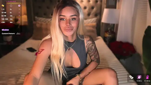 Show modela ParisianDoll na web-kameri