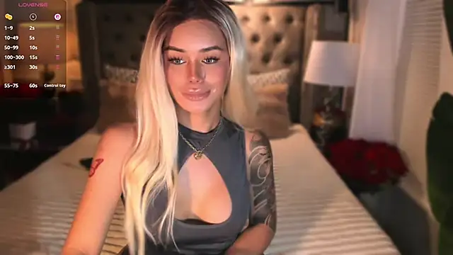 Show modela ParisianDoll na web-kameri