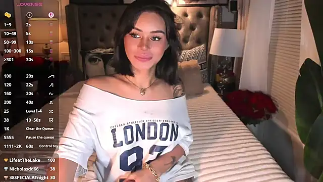Show de ParisianDoll na webcam