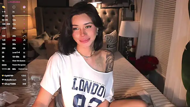 ParisianDoll webcam show