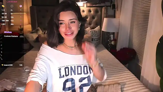 Show modela ParisianDoll na web-kameri