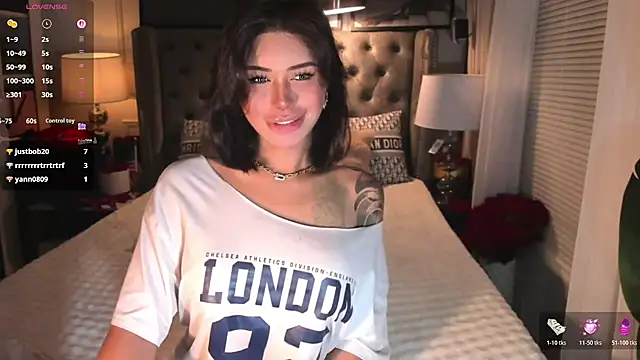 ParisianDoll Webcam Show