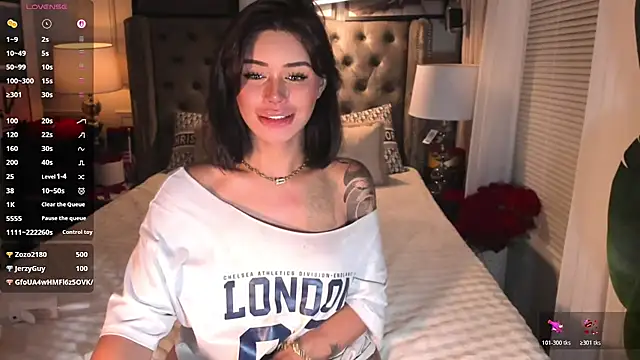 ParisianDoll's Webcam Show