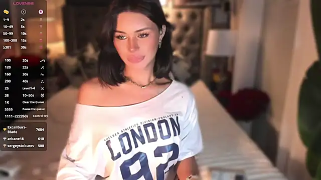 ParisianDoll Pertunjukan Webcam