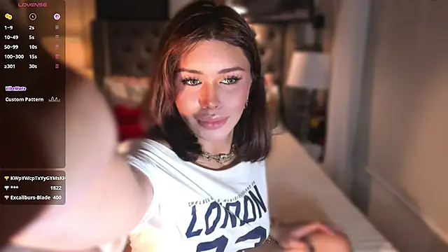 ParisianDoll Webcamshow
