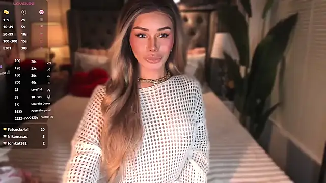 Pokazy przed kamerką – ParisianDoll