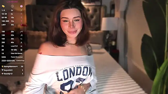 ParisianDoll 网络视讯表演