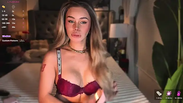 ParisianDoll Pertunjukan Webcam