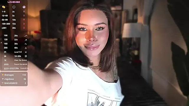 ParisianDoll Show Webcam