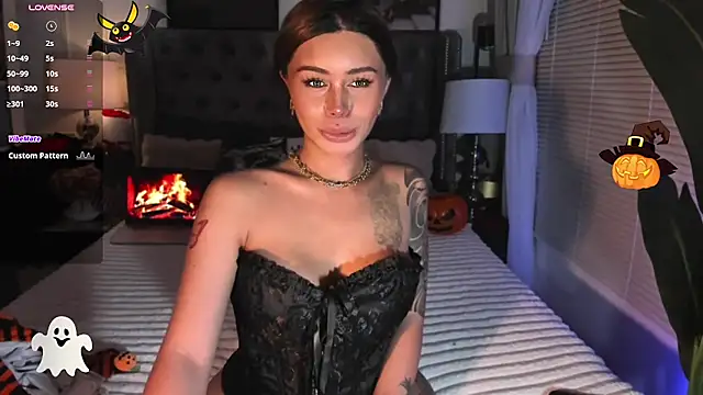 Pertunjukan Kamera Web ParisianDoll
