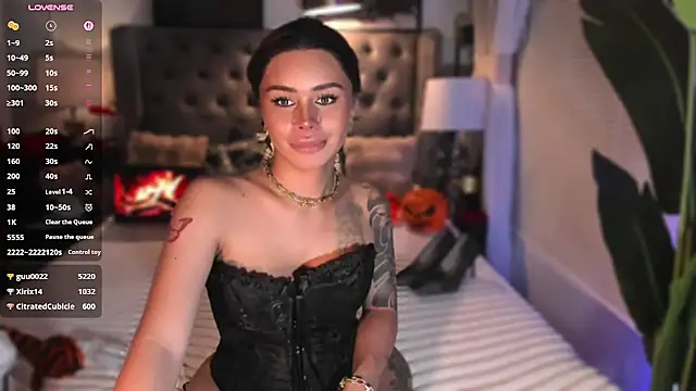 ParisianDoll webcam show