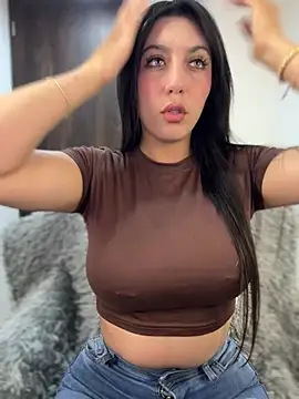 MiaJones21's Webcam Show